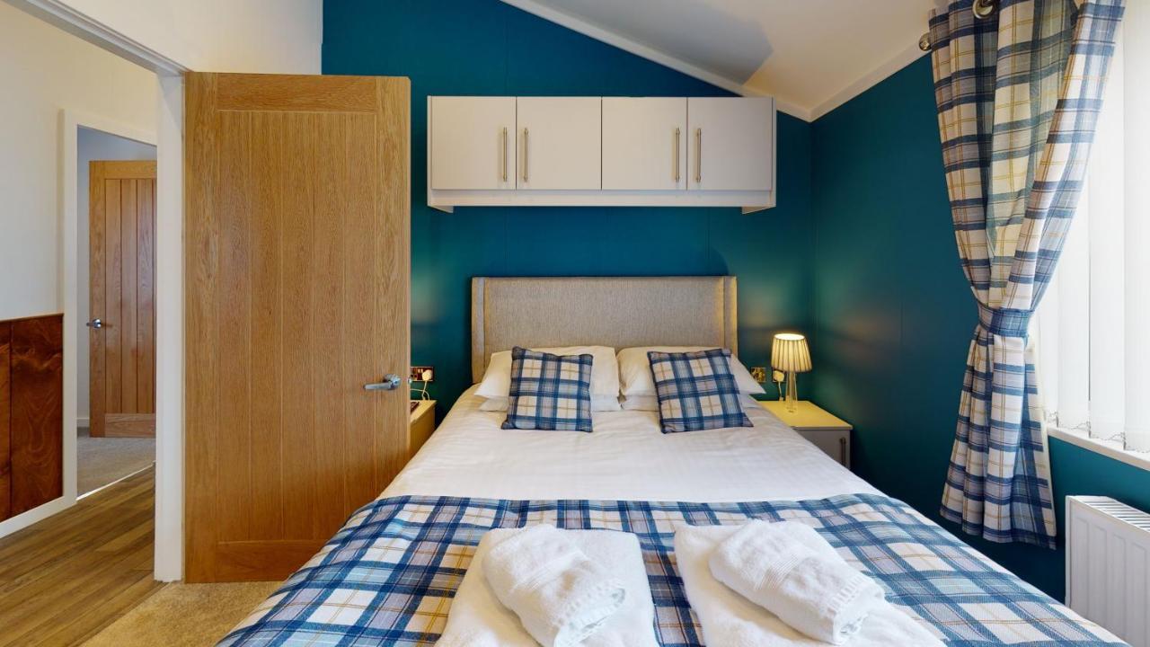 Brackenborough Lakes Lodge